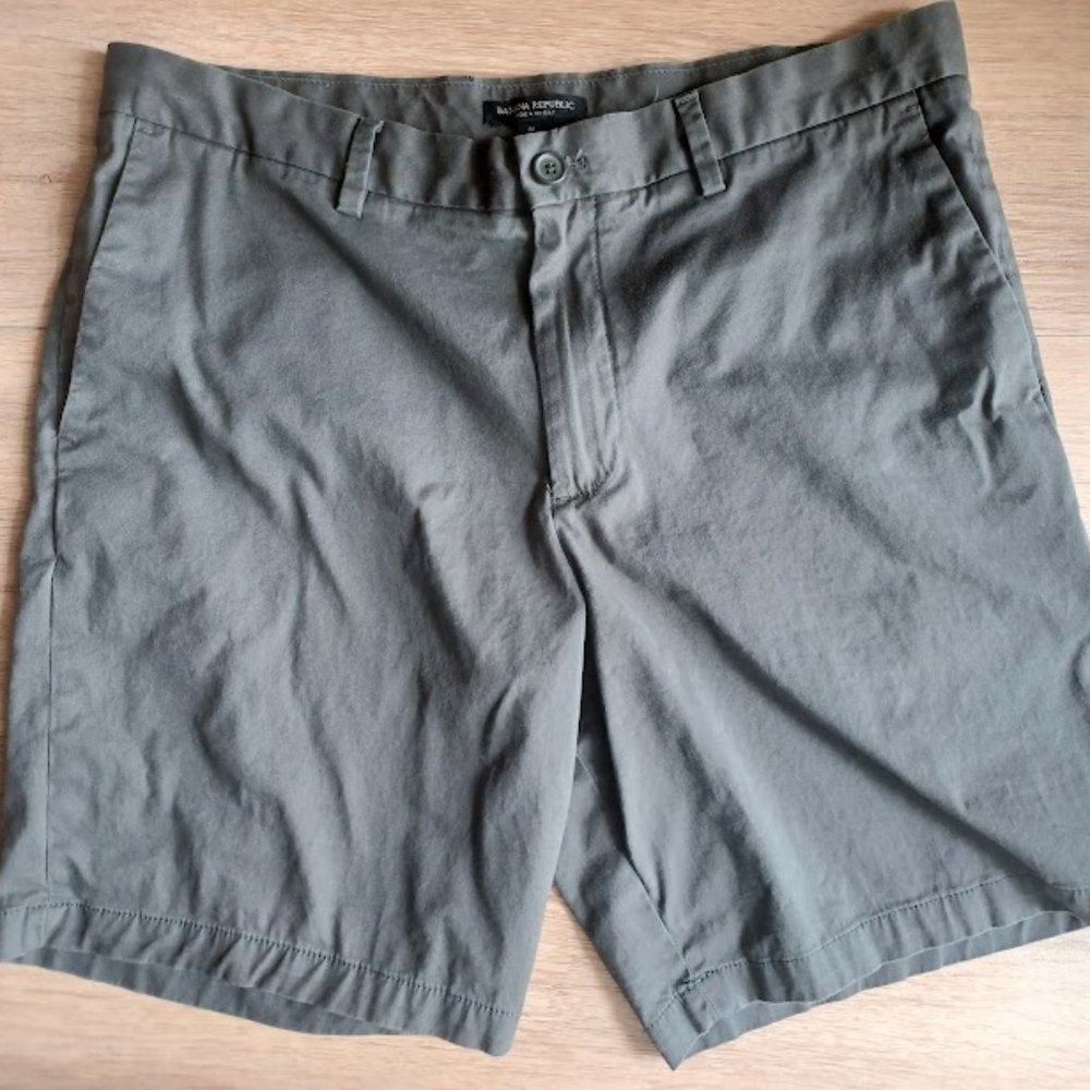 Men's Banana Republic Aiden Short, Dark Gray, Size 36 EUC